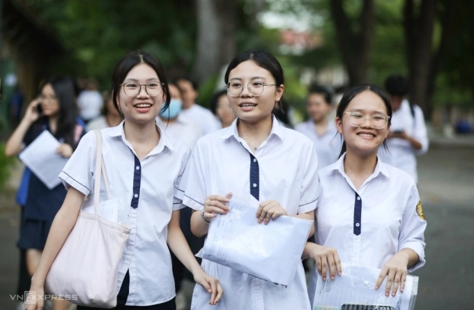 Các em học sinh tham dự kỳ thi tuyển sinh lớp 10 tại Hà Nội vào tháng 6 năm 2025. Ảnh: VnExpress