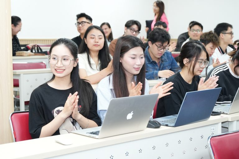 Phát triển một số cơ sở giáo dục đại học lớn ở vùng Đông Nam Bộ theo hướng đạt trình độ tiên tiến trong nhóm hàng đầu khu vực châu Á.